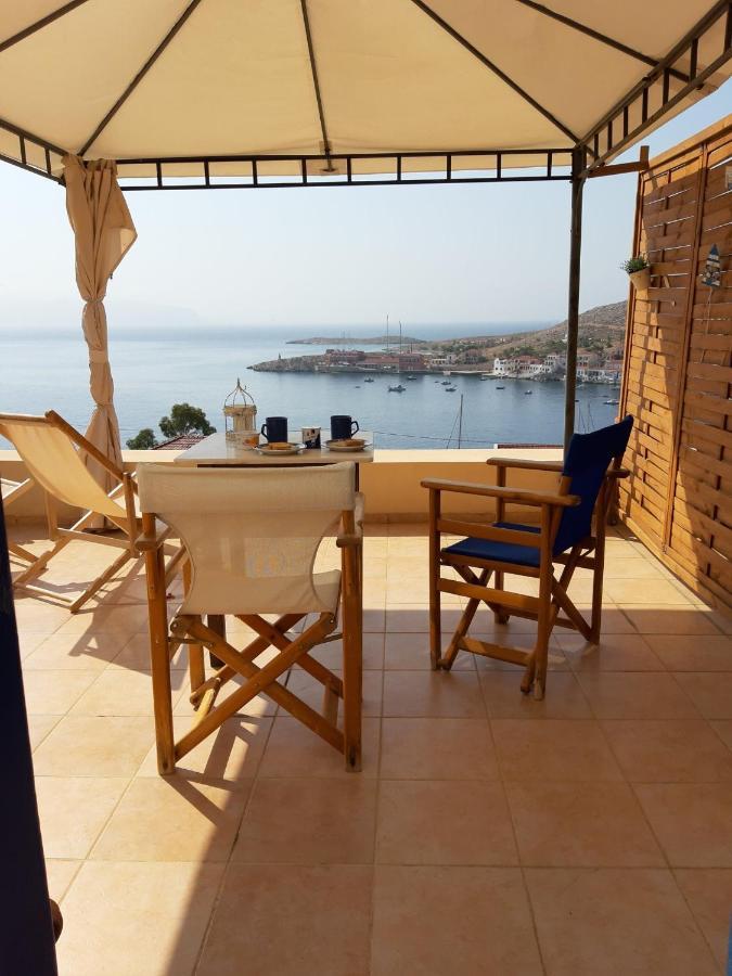 Marina Castellana Studios Chalki Town Extérieur photo
