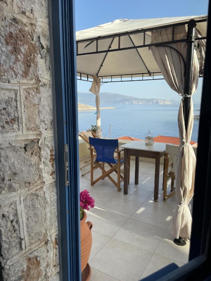 Marina Castellana Studios Chalki Town Extérieur photo